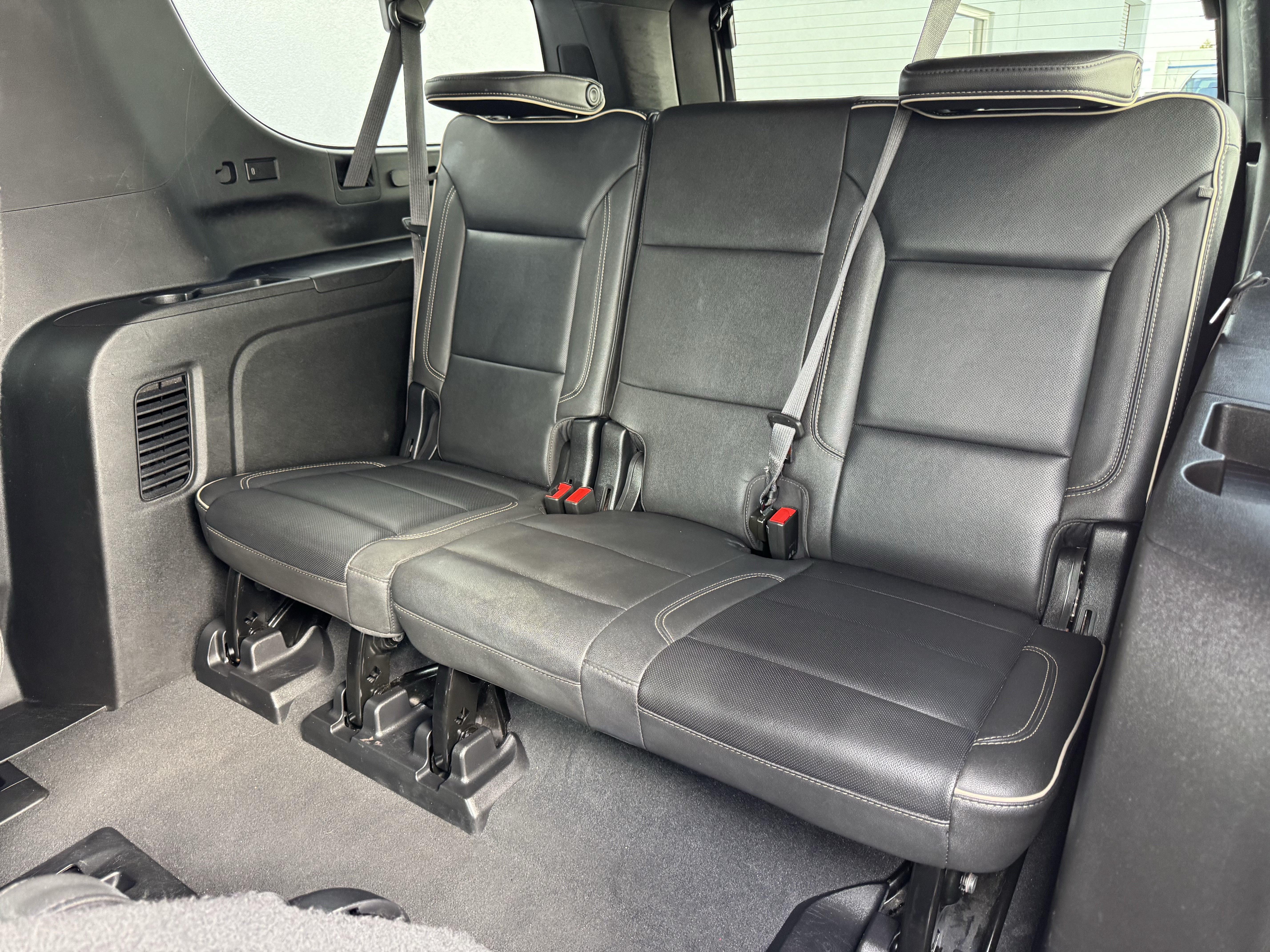 Certified 2023 Chevrolet Suburban Premier RWD image 16