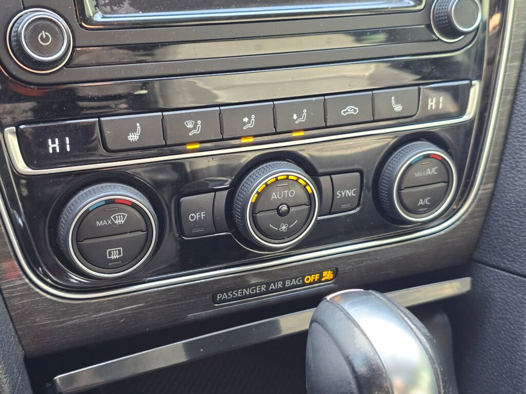 Used 2017 Volkswagen Passat 1.8T SE image 28