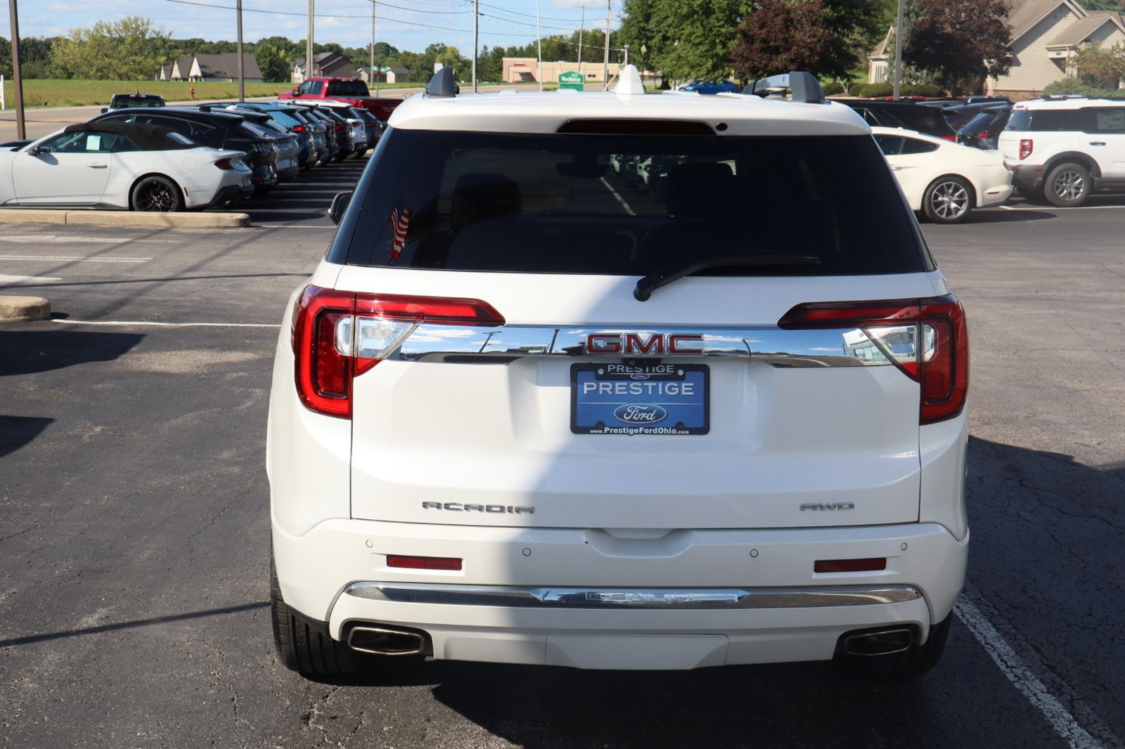 Used 2021 GMC Acadia Denali w/ Denali Ultimate Package AWD/4WD image 6