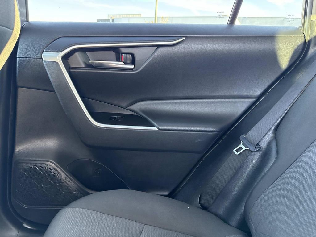 Used 2022 Toyota RAV4 XLE w/ Convenience Package image 19