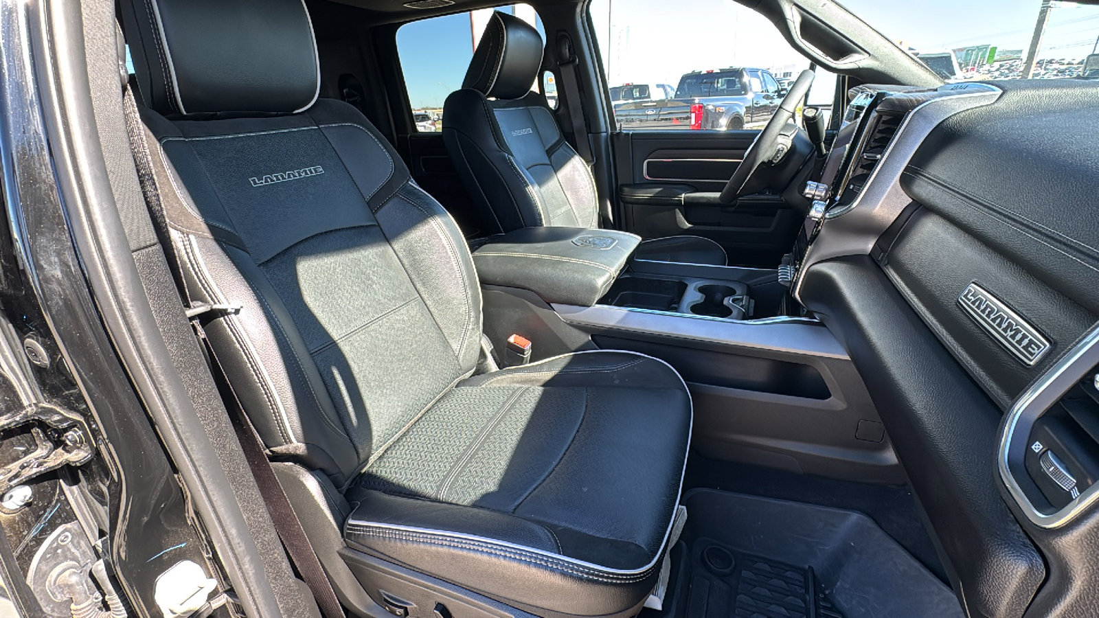 Used 2025 RAM 3500 Laramie w/ Night Edition image 31