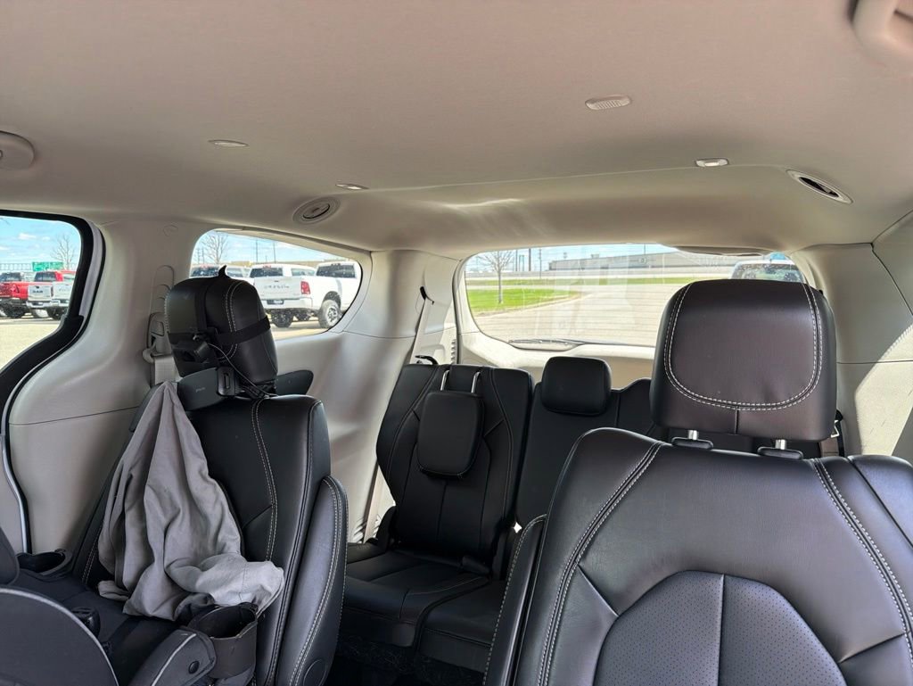 Used 2024 Chrysler Pacifica Touring-L w/ Road Tripper Package FWD image 20