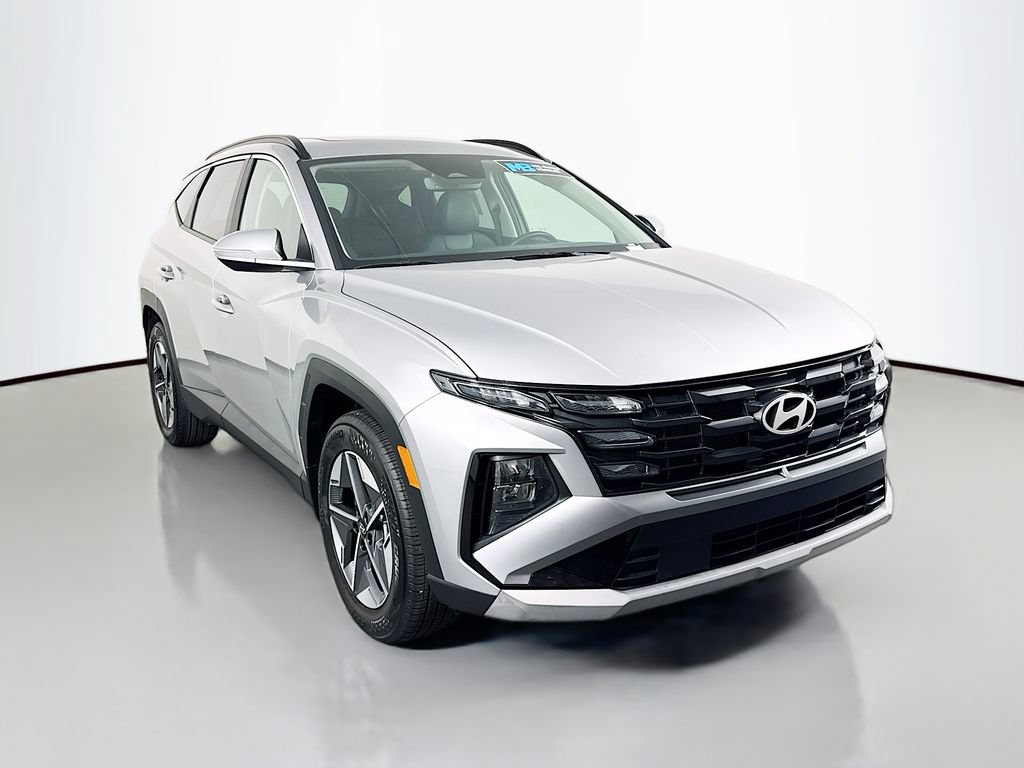 Used 2025 Hyundai Tucson SEL FWD image 3