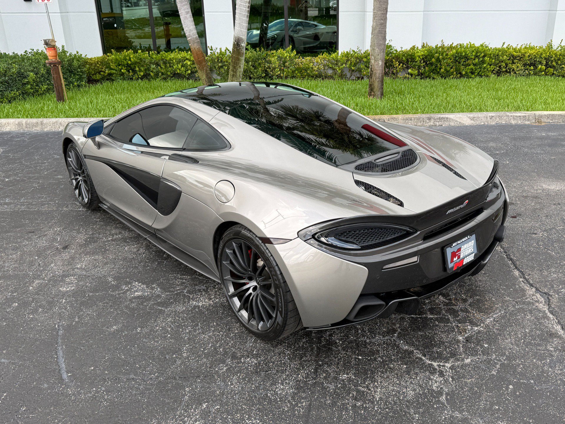Used 2017 McLaren 570S RWD image 15