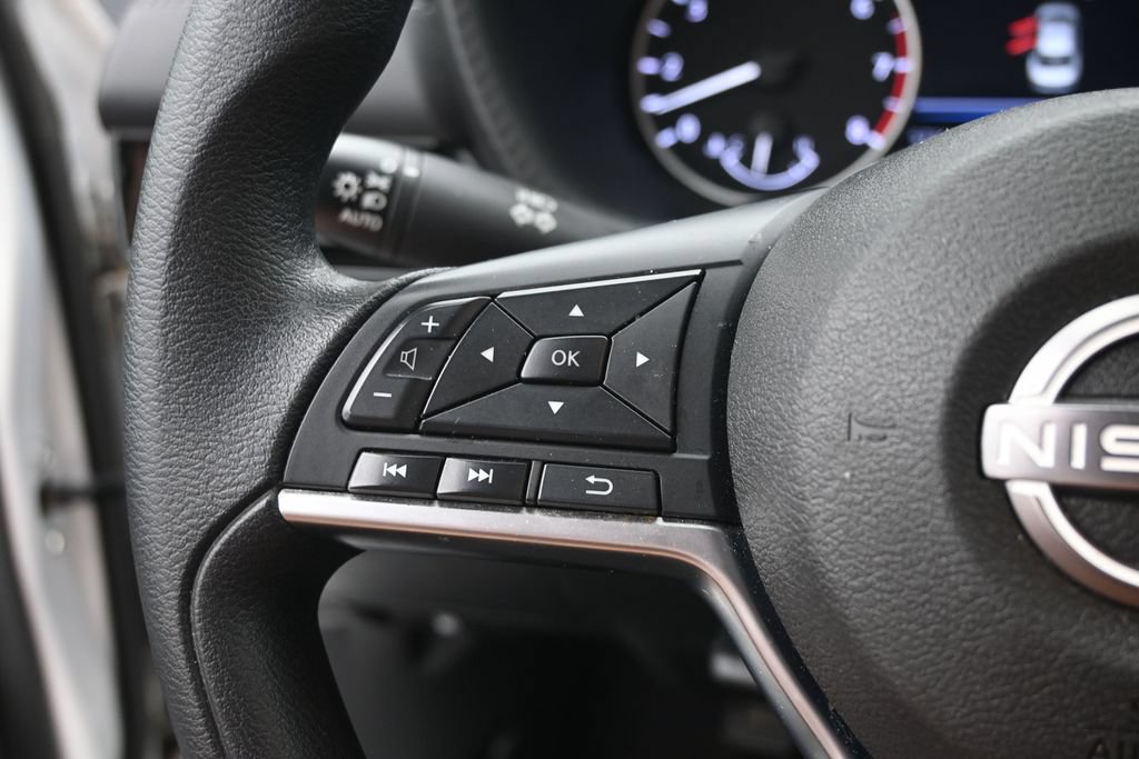 Used 2024 Nissan Sentra SV FWD image 23