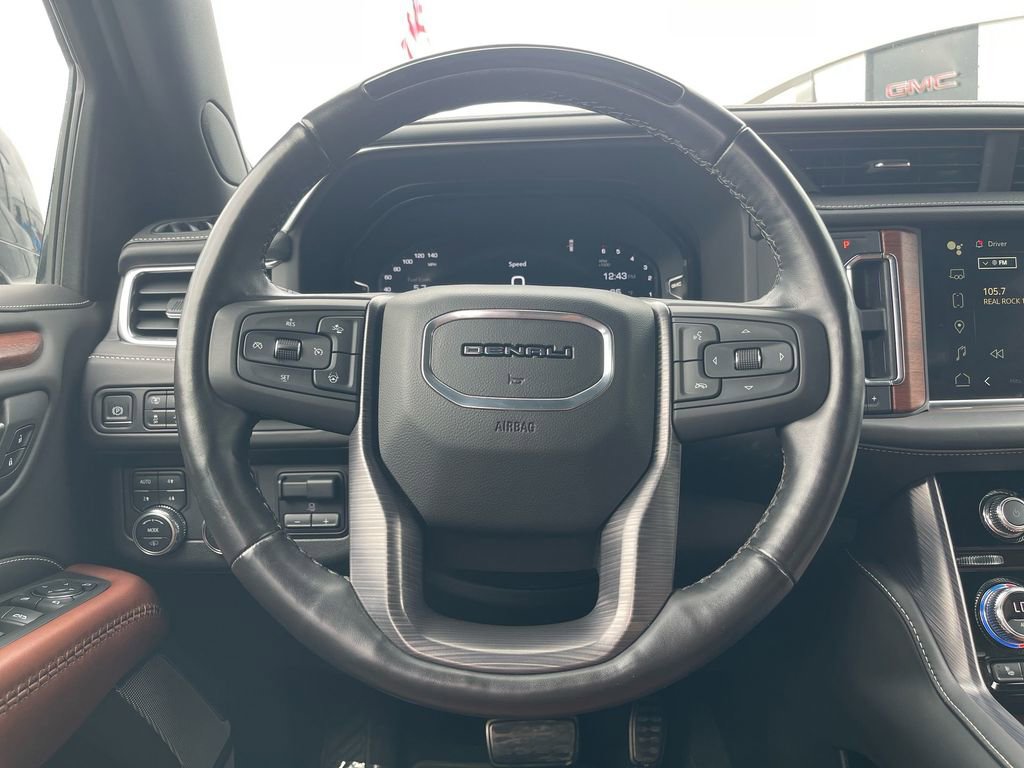 Used 2023 GMC Yukon XL Denali Ultimate image 16