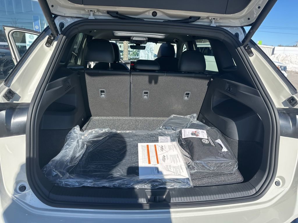 New 2026 Volkswagen Tiguan SE R-Line image 23