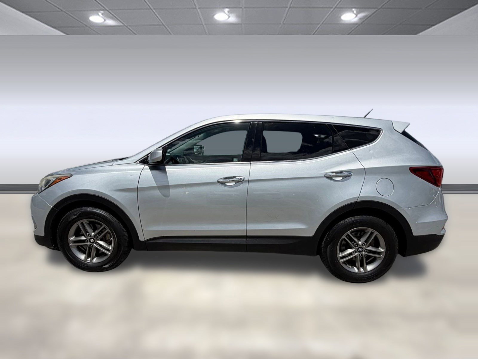 Used 2018 Hyundai Santa Fe Sport FWD image 2