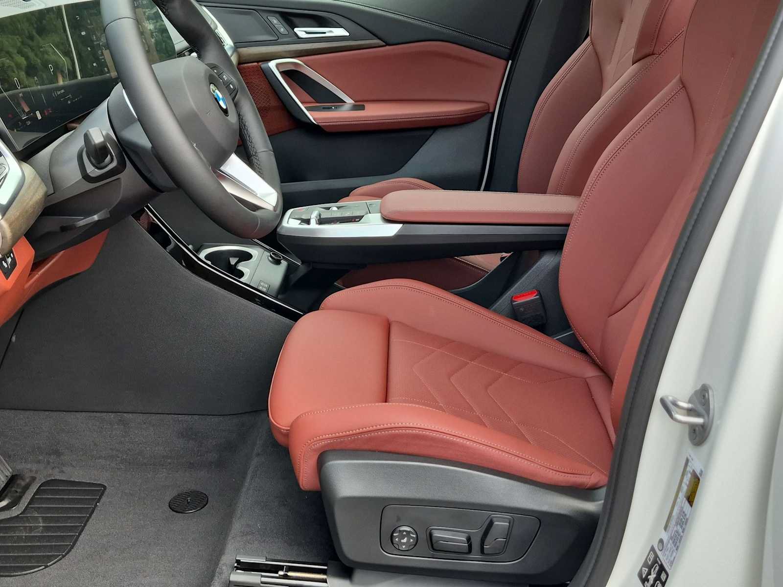 New 2027 BMW X1 xDrive28i AWD/4WD image 17