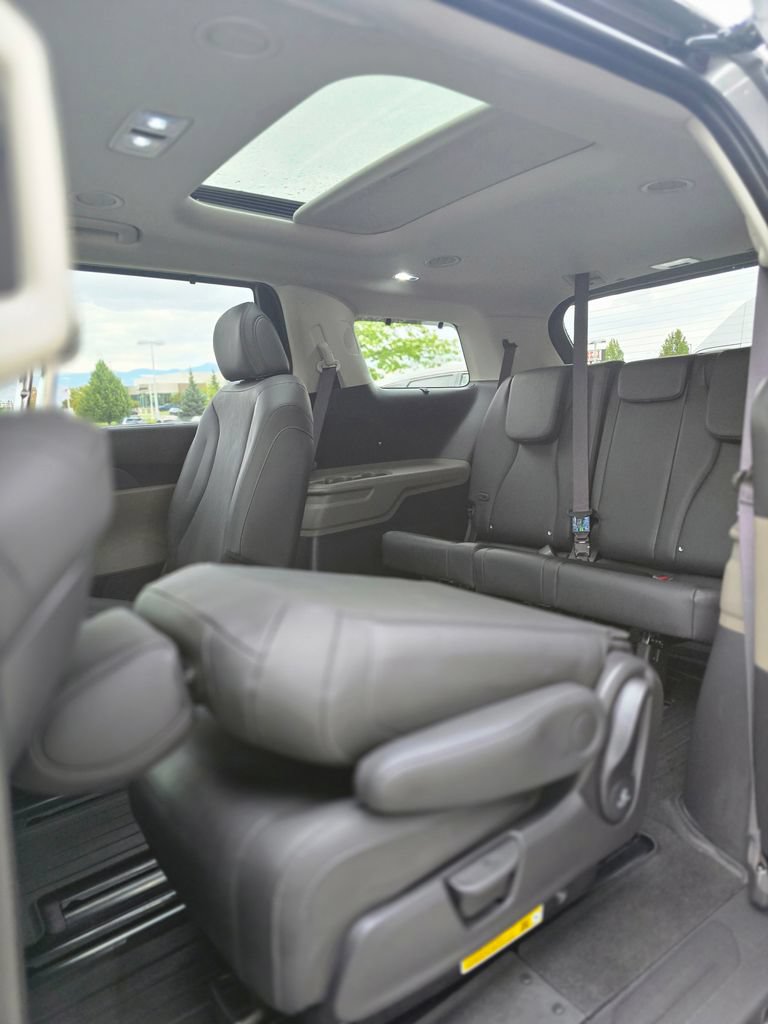 Certified 2026 Kia Carnival SX FWD image 20