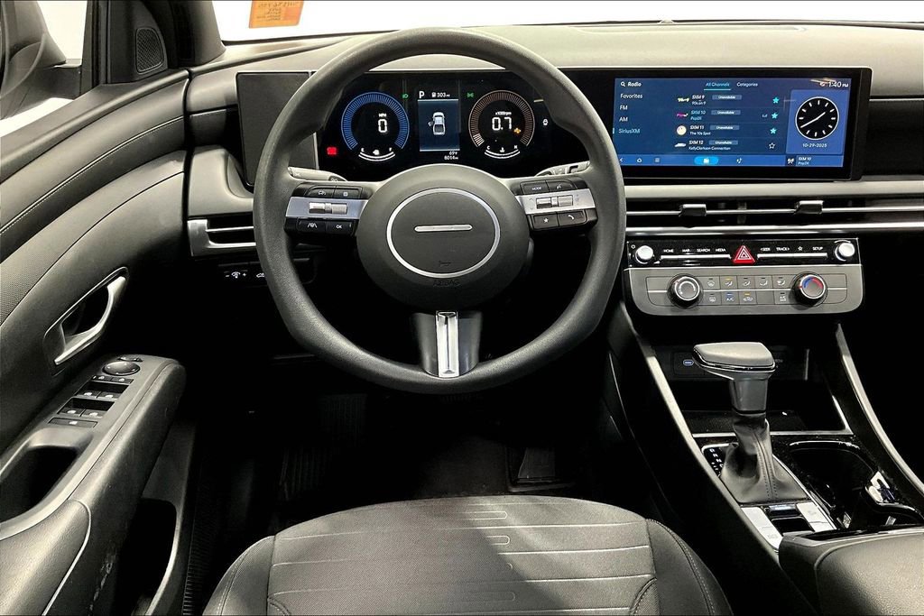 Used 2025 Hyundai Santa Cruz SE image 7