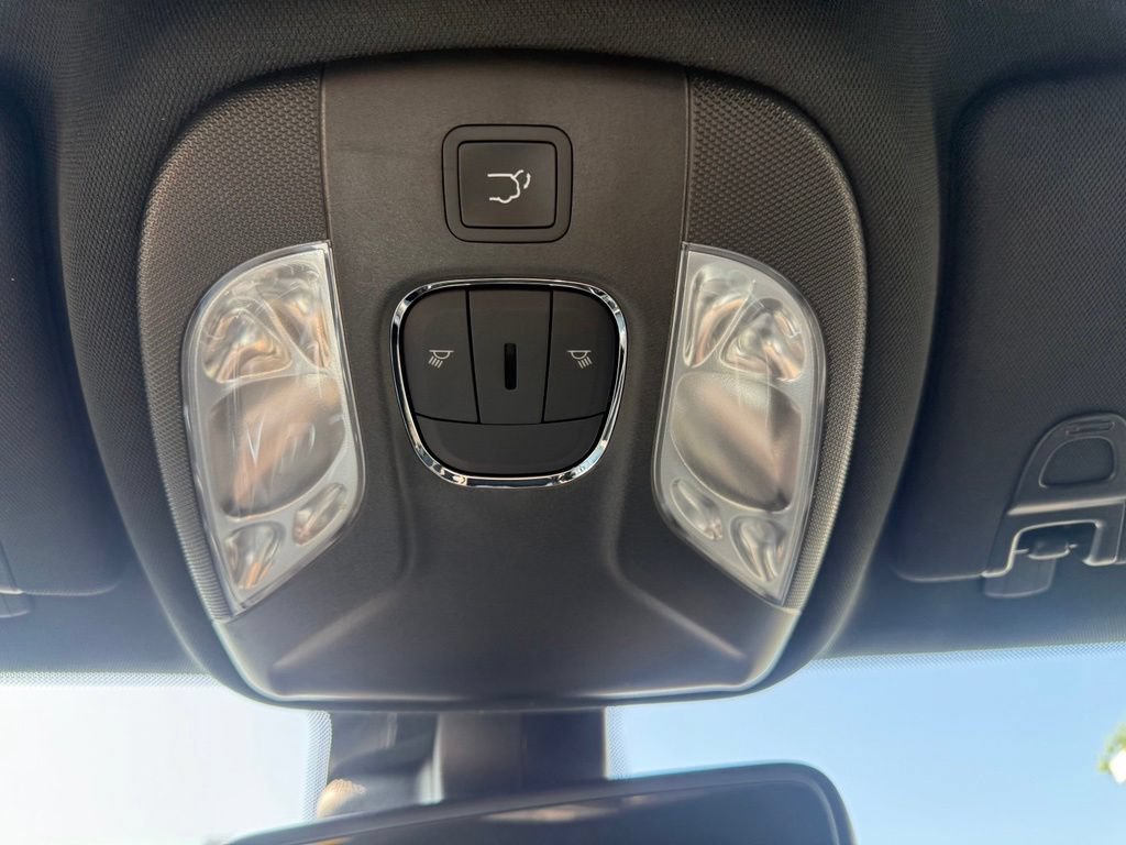 New 2026 Jeep Compass Latitude AWD/4WD image 25