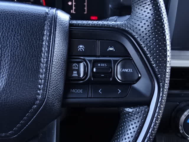 Certified 2025 Toyota Tacoma SR5 AWD/4WD image 36