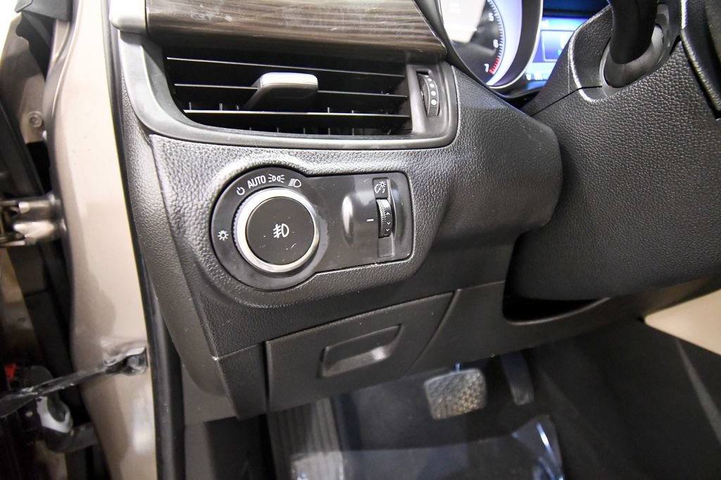 Used 2019 Buick Envision Preferred FWD image 19