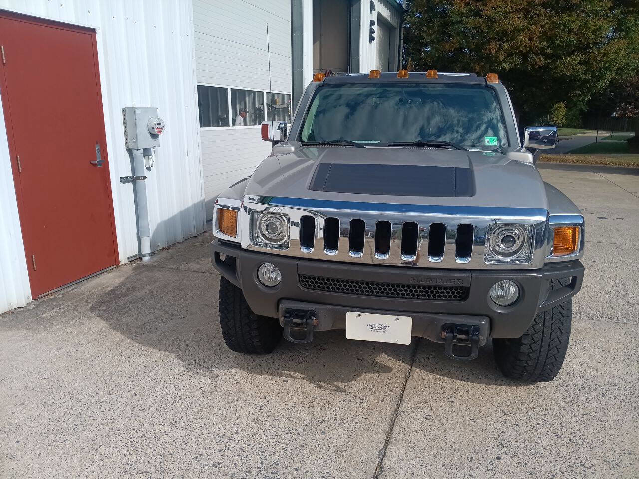 Used 2007 HUMMER H3 image 2