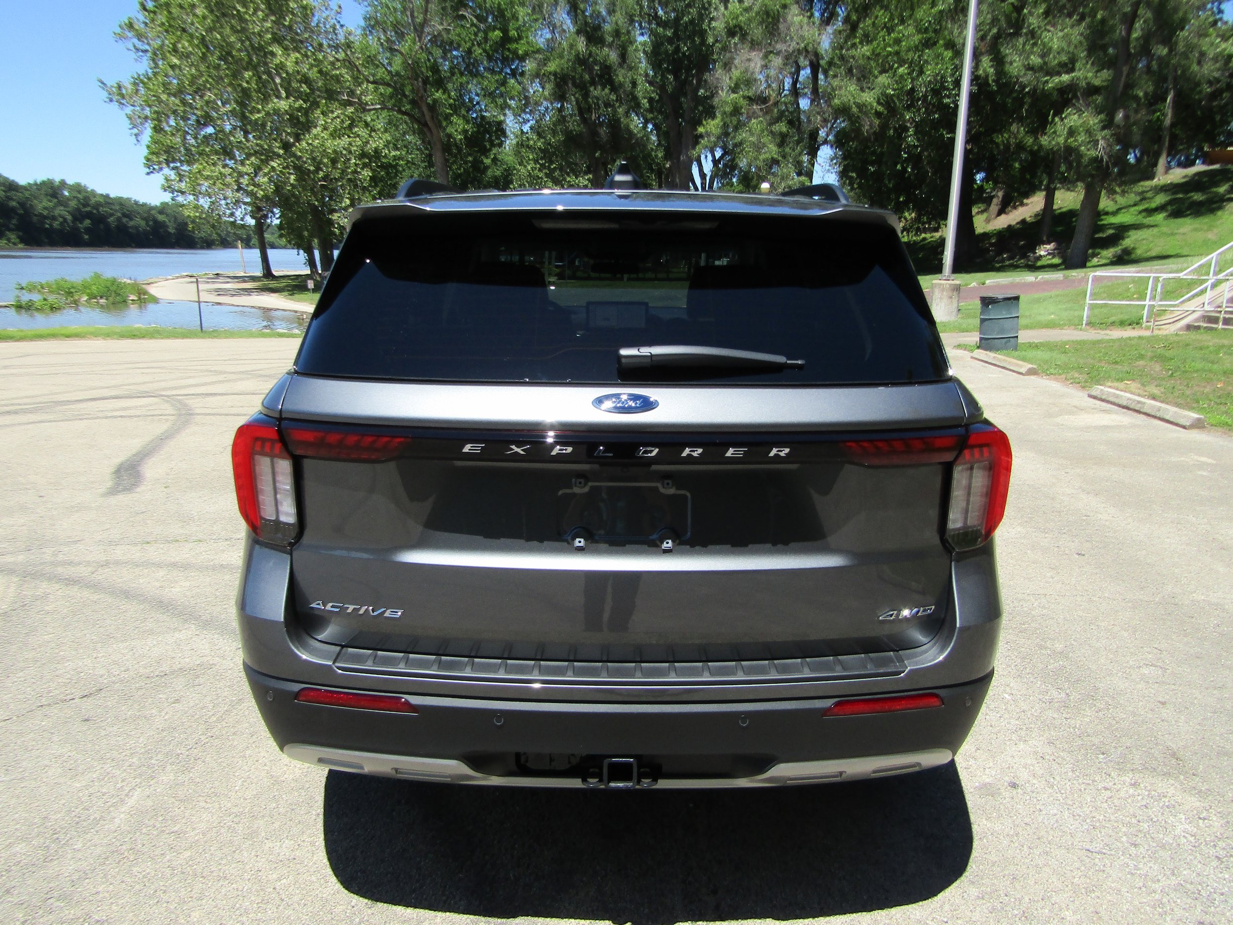 New 2026 Ford Explorer Active w/ Active Comfort Package AWD/4WD image 3