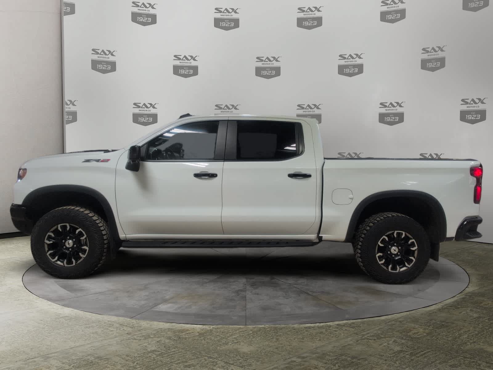 Used 2024 Chevrolet Silverado 1500 ZR2 w/ Technology Package AWD/4WD image 2
