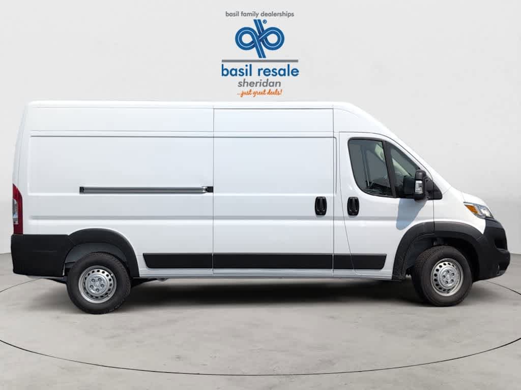 Used 2024 RAM ProMaster 2500 w/ Convenience Group image 9