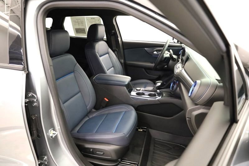 Used 2025 Chevrolet Blazer RS w/ Driver Confidence II Package image 29