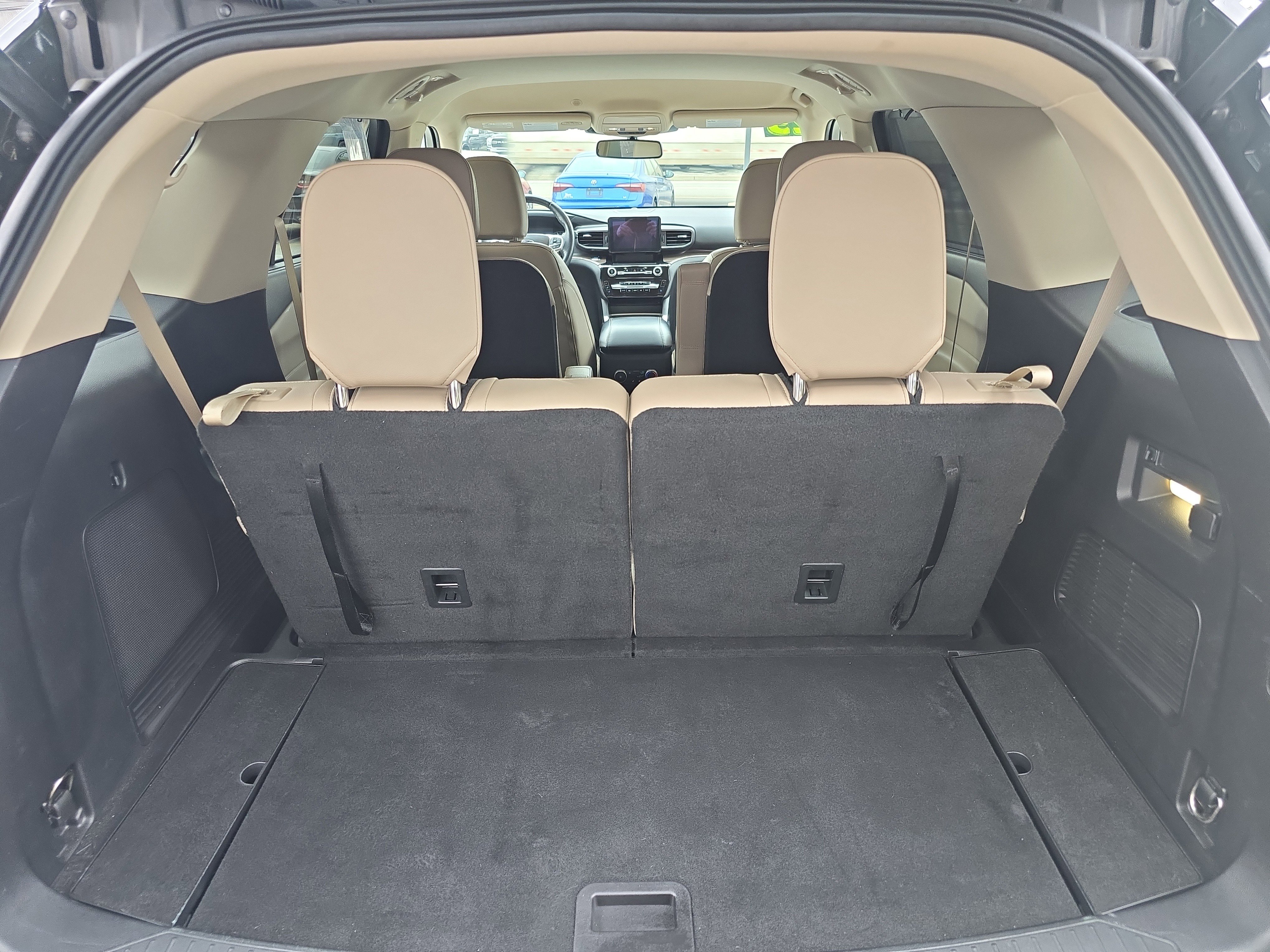 Used 2023 Ford Explorer Limited w/ Class IV Trailer Tow Package image 5