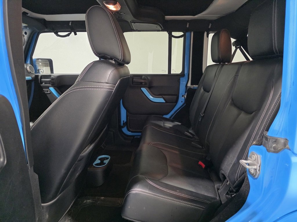 Used 2017 Jeep Wrangler Unlimited Sahara w/ Max Tow Package image 10