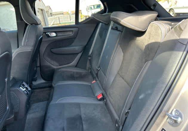 Used 2023 Volvo XC40 Recharge Ultimate image 5