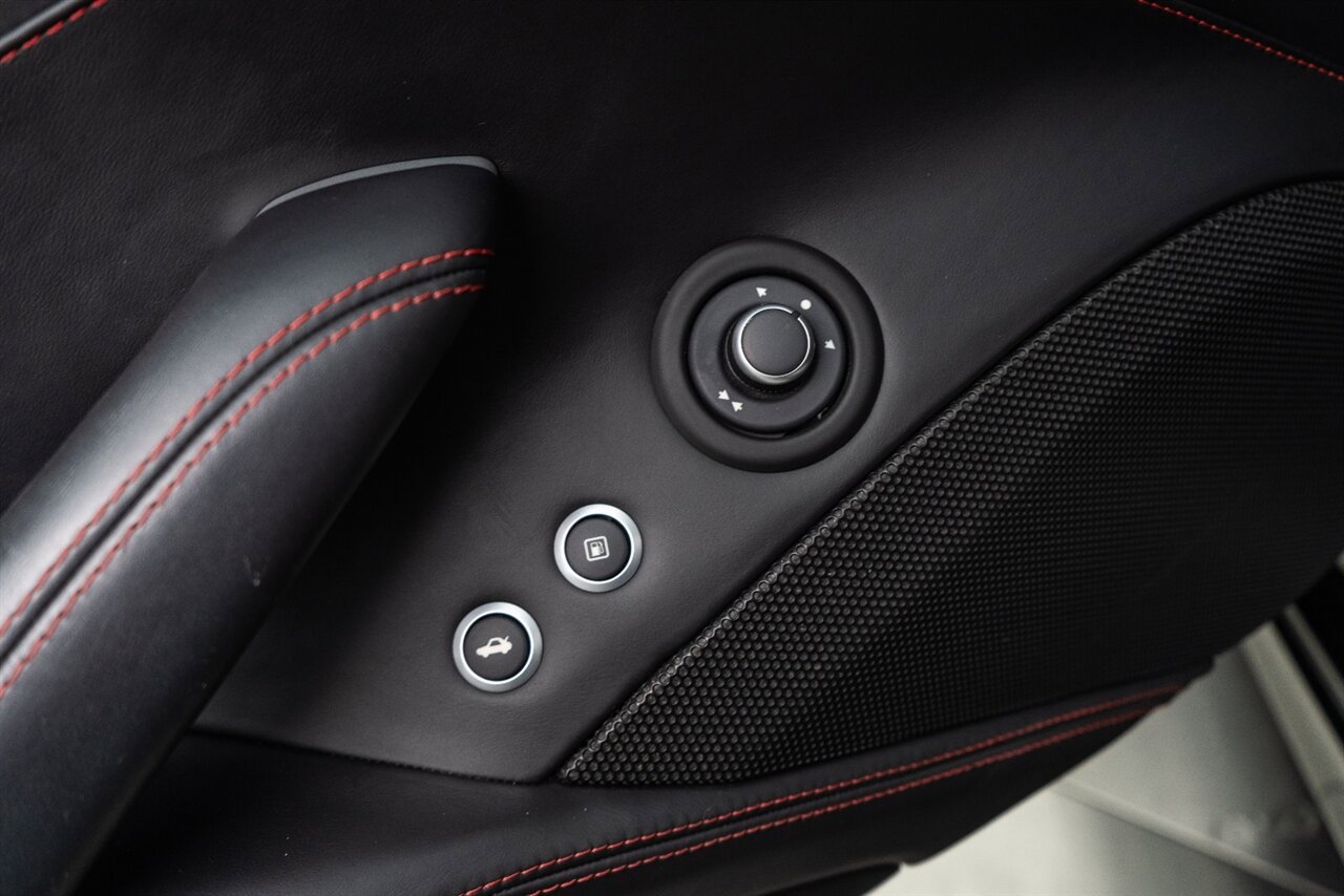 Used 2017 Ferrari California T RWD image 96