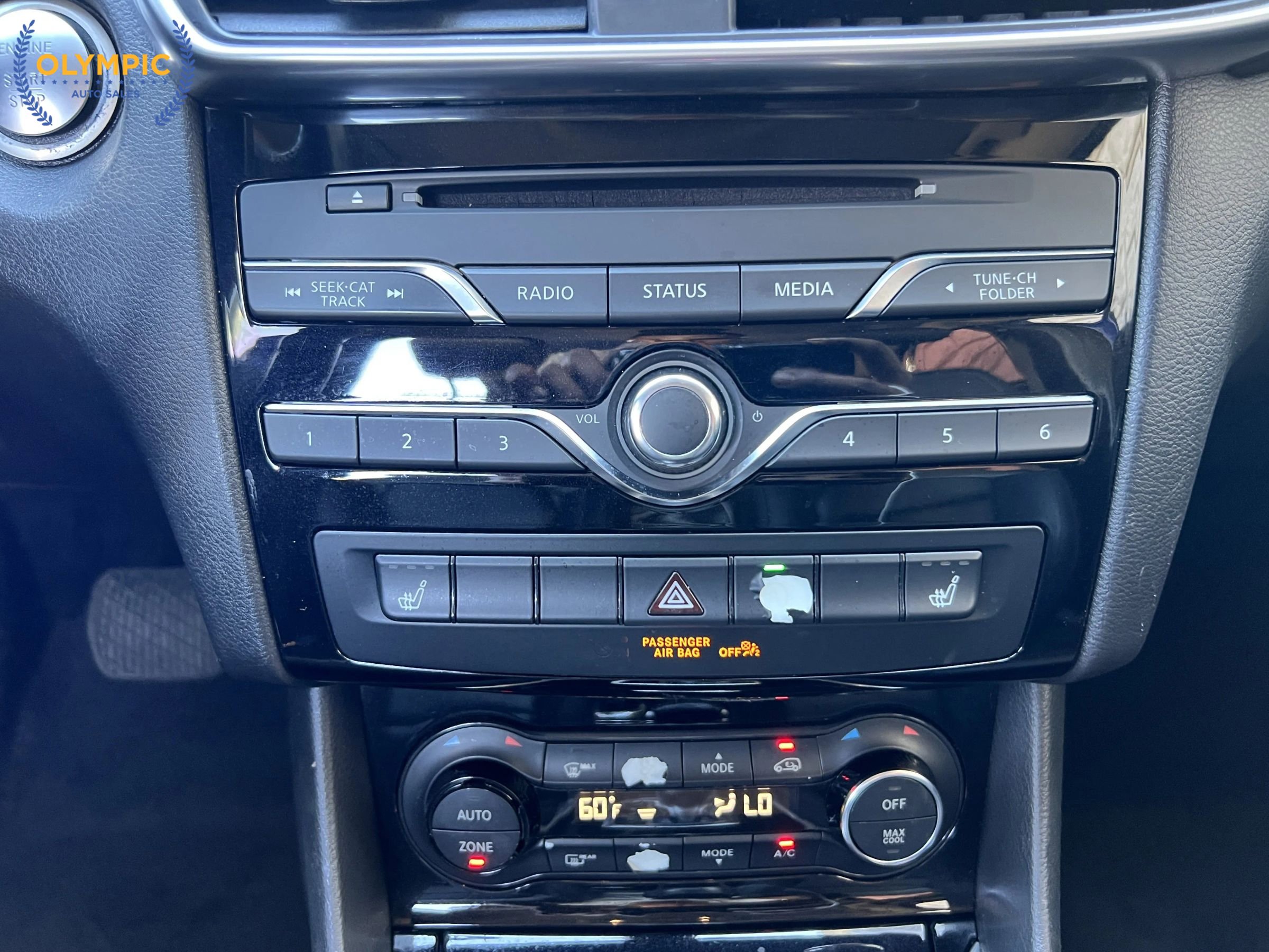 Used 2018 INFINITI QX30 Premium w/ Cargo Package AWD/4WD image 32