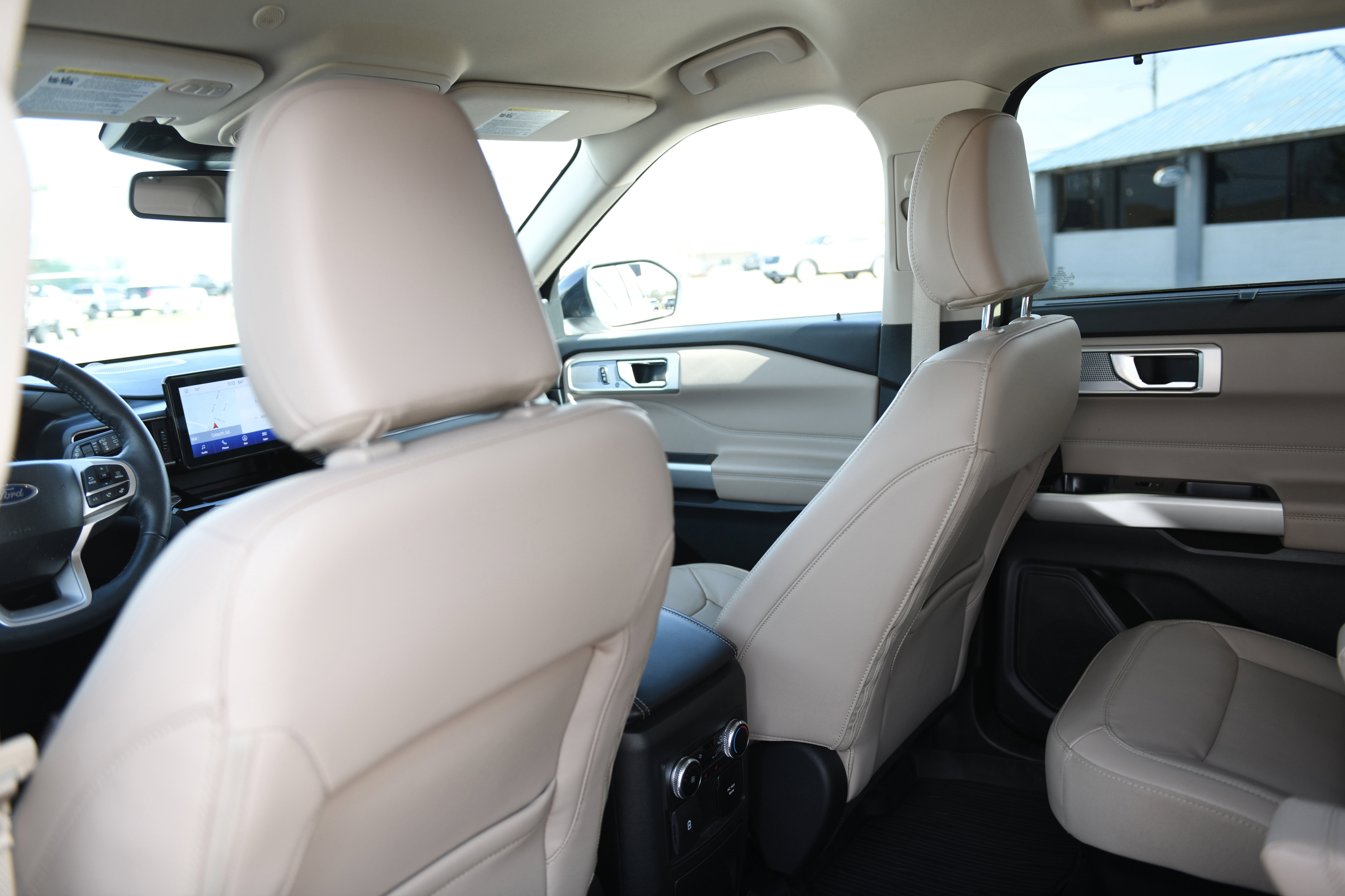 Used 2023 Ford Explorer Limited w/ Equipment Group 301A image 12