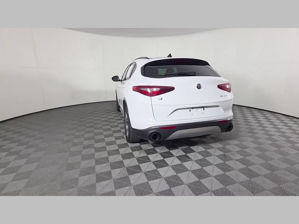Used 2023 Alfa Romeo Stelvio Ti AWD/4WD image 43