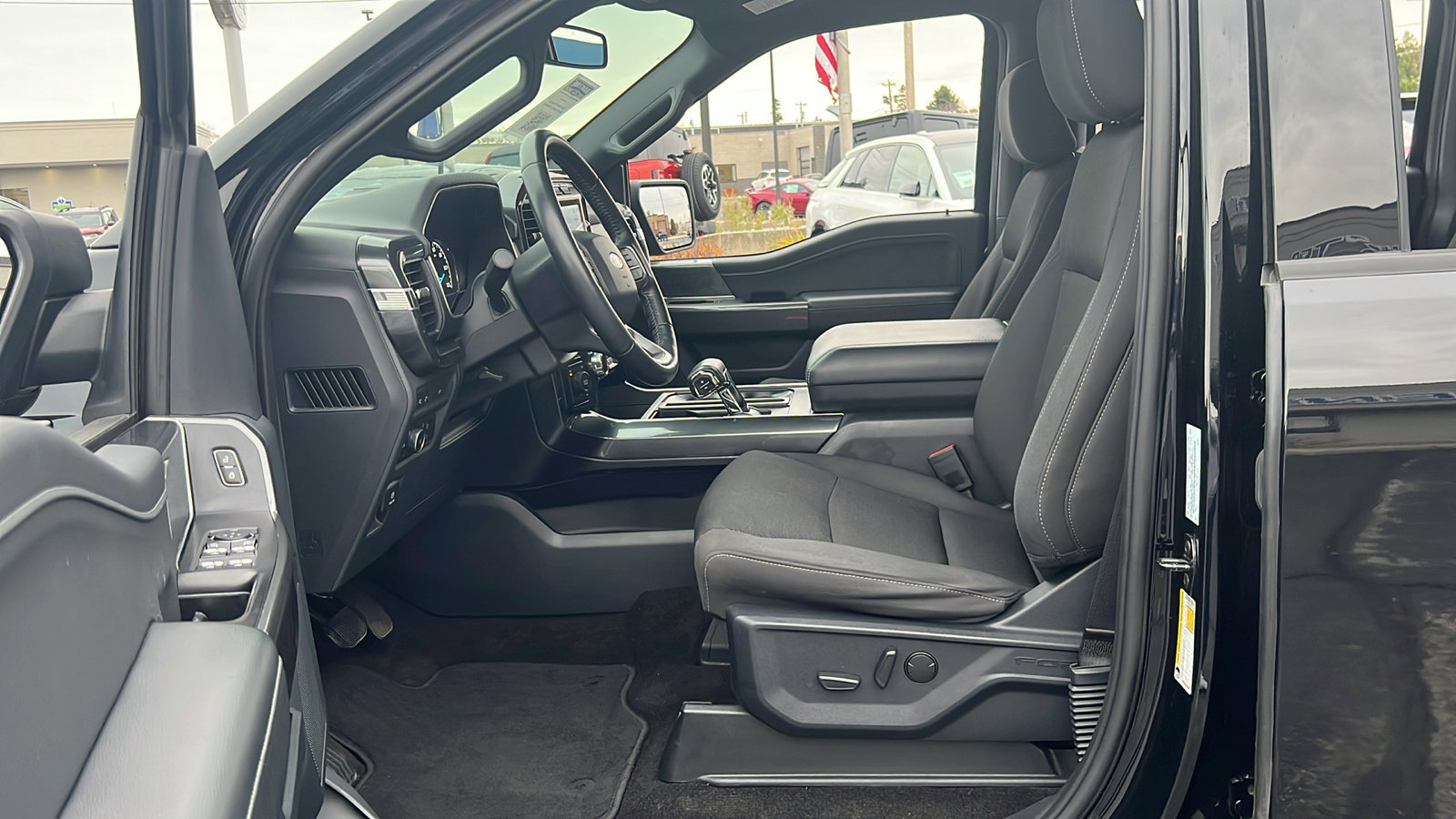 Used 2022 Ford F150 XLT w/ Equipment Group 302A High image 11