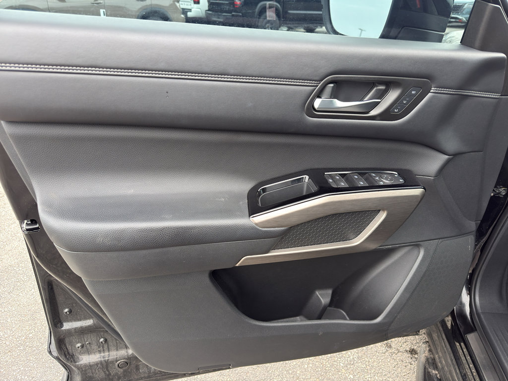 Used 2023 Nissan Pathfinder Platinum w/ Lighting Package (N93) image 13