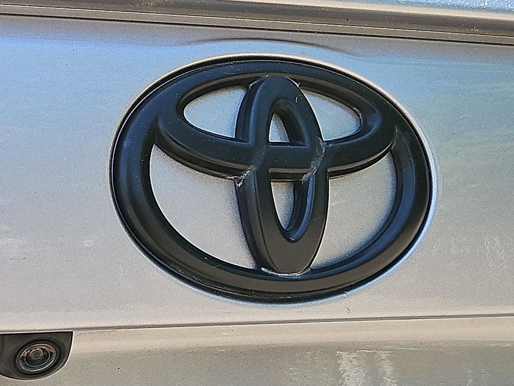 Used 2019 Toyota RAV4 LE w/ All Weather Liner Package AWD/4WD image 28