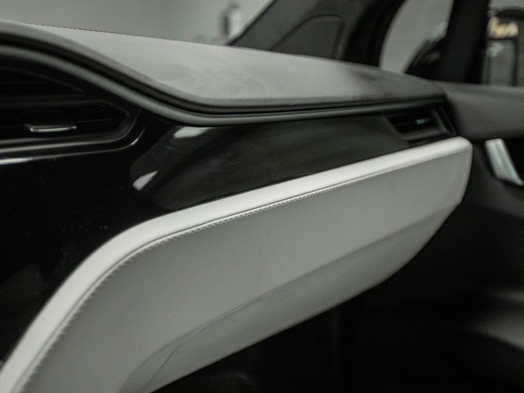 Used 2020 Tesla Model X Long Range AWD image 23