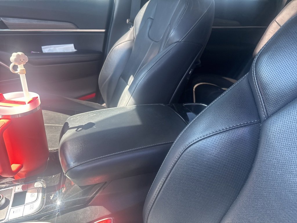 Used 2022 Kia Telluride EX w/ EX Premium Package image 18