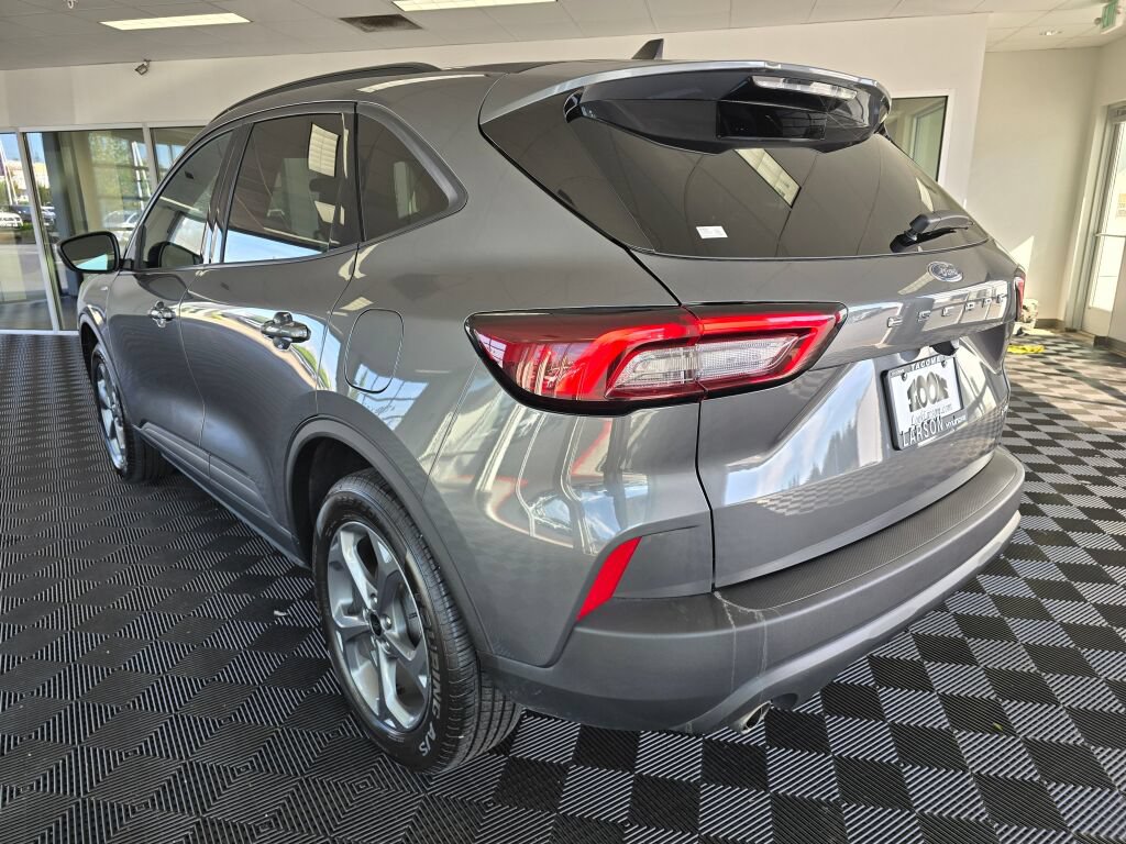 Used 2025 Ford Escape ST-Line Select AWD/4WD image 3