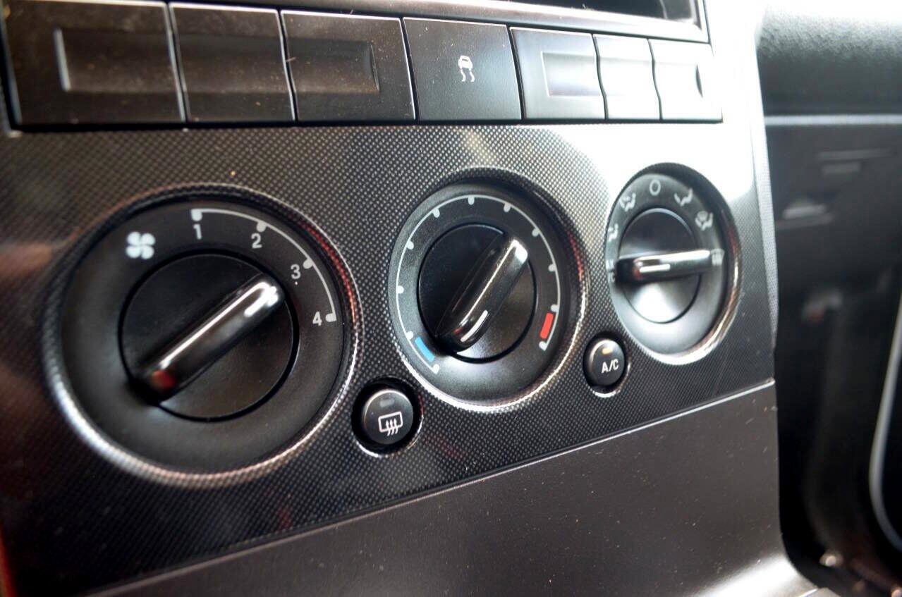 Used 2010 Ford Explorer XLT image 33