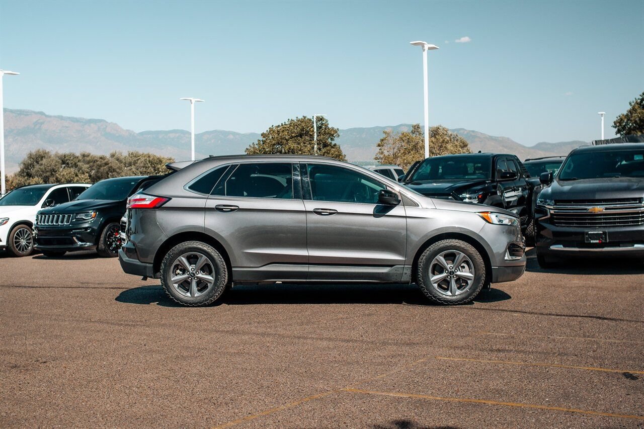 Used 2022 Ford Edge SEL w/ Sport Appearance Package AWD/4WD image 8