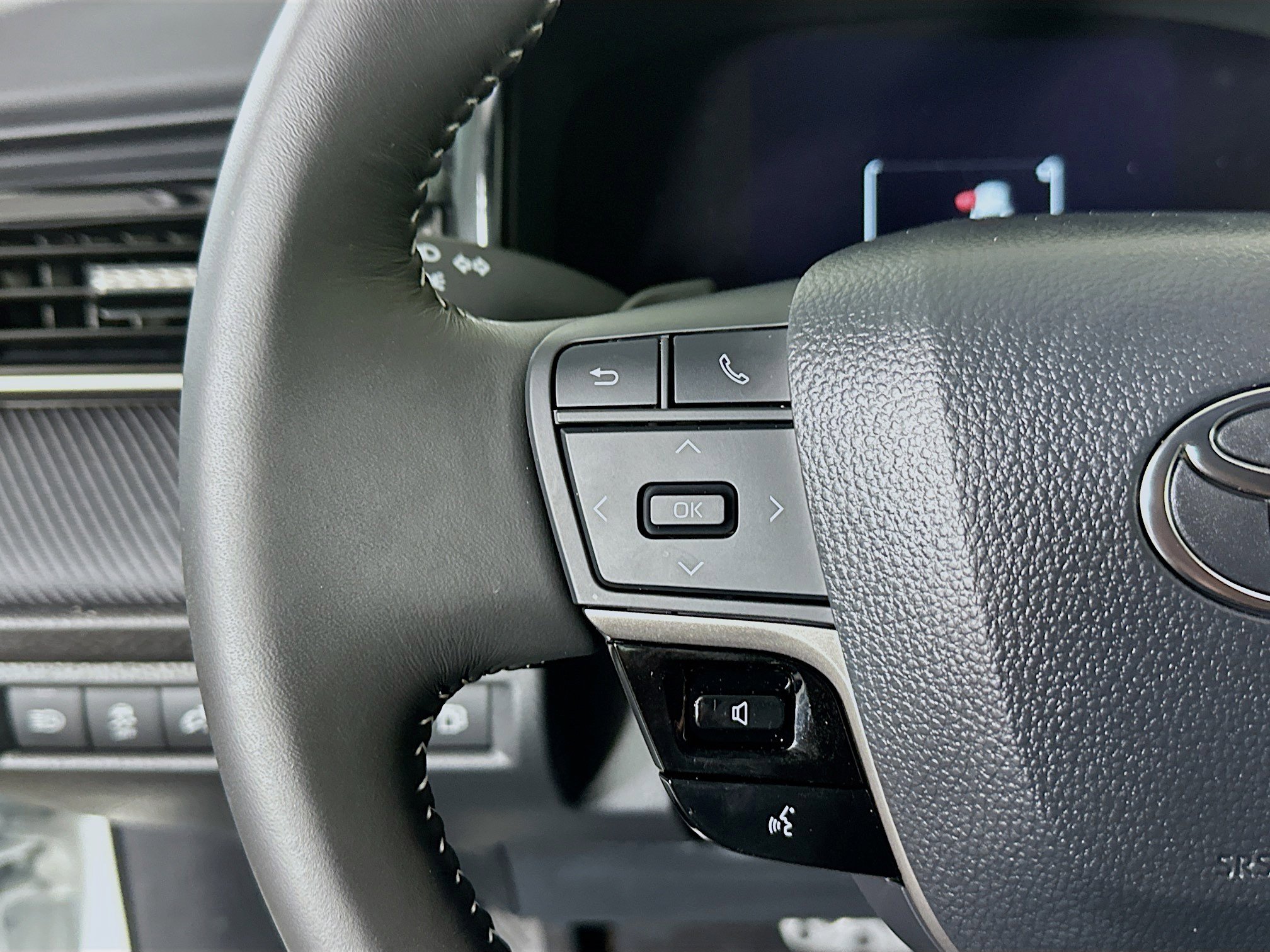 Used 2026 Toyota Camry SE image 16