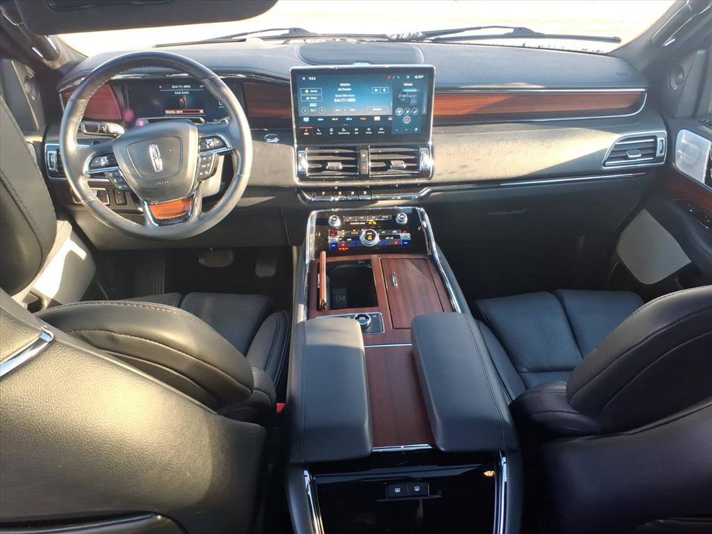 Certified 2023 Lincoln Navigator Reserve image 11