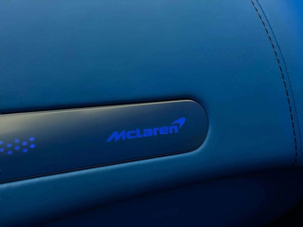 Used 2022 McLaren GT image 13