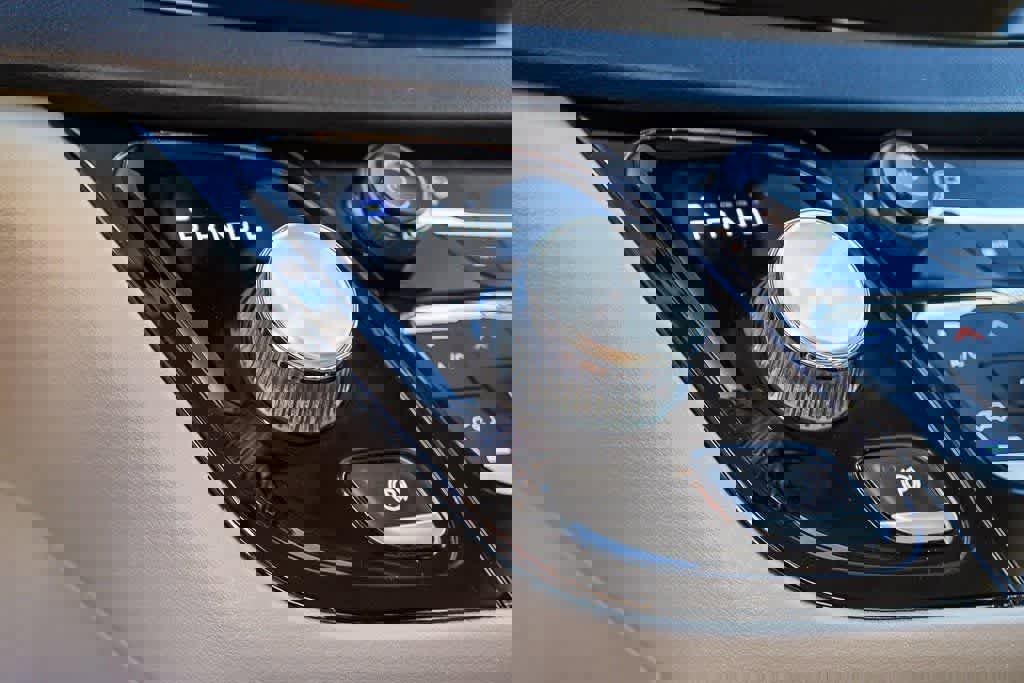 Used 2020 Chrysler Voyager Lxi image 24