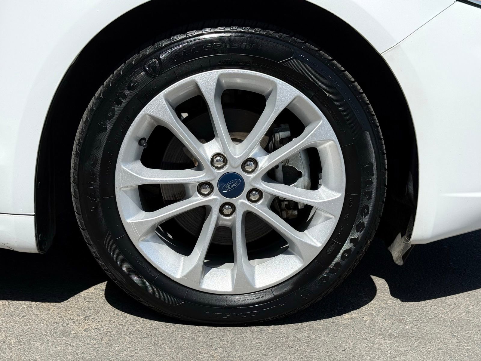 Used 2019 Ford Fusion SE FWD image 11