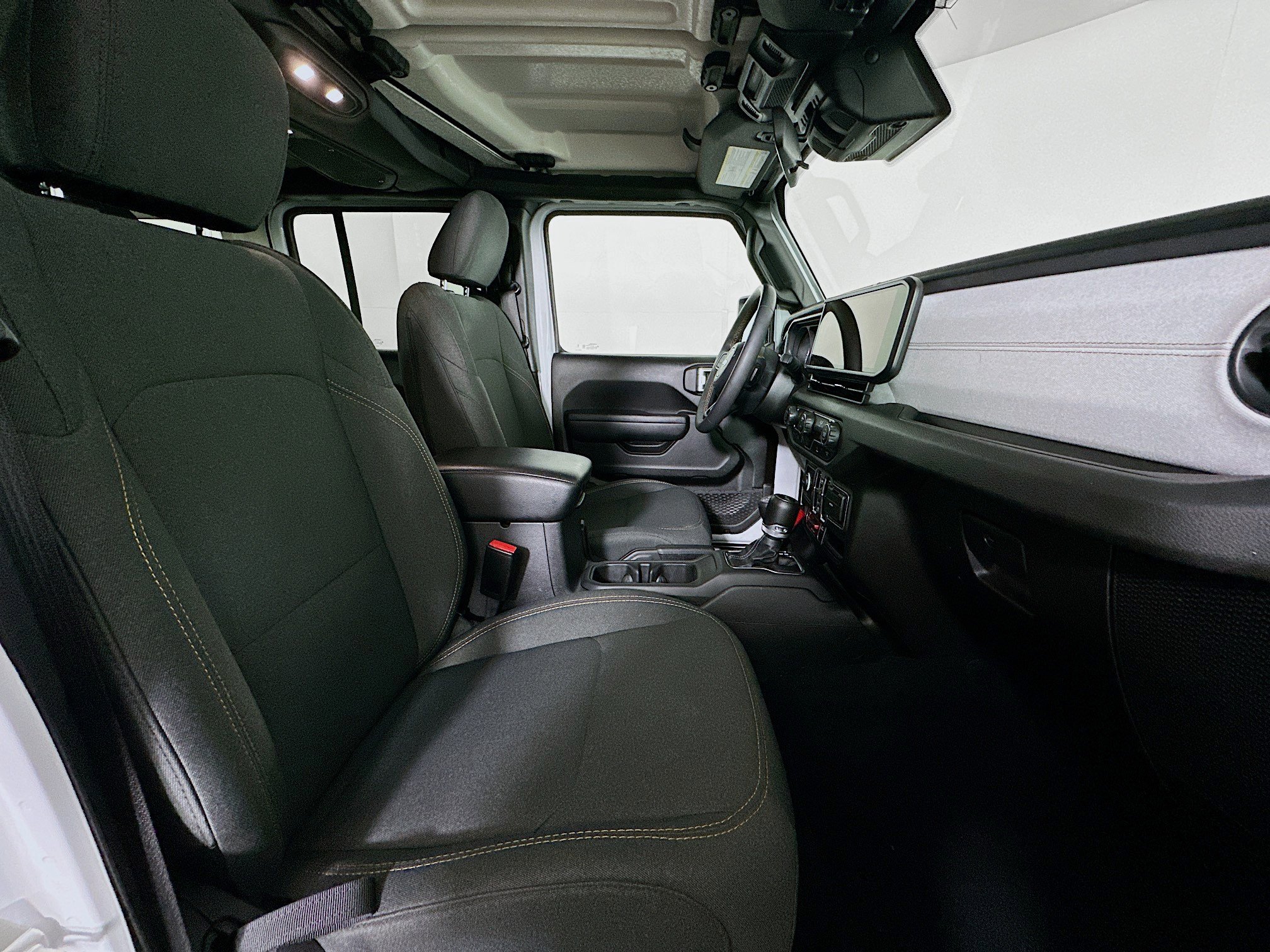 Used 2024 Jeep Wrangler Willys image 29