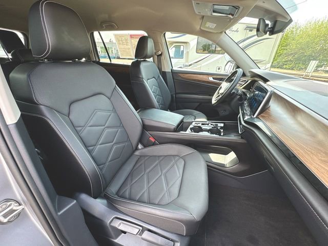 Used 2025 Volkswagen Atlas SE AWD/4WD image 26