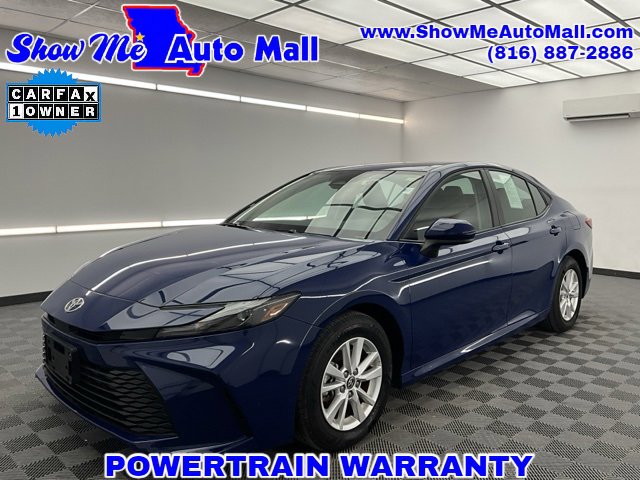 Used 2025 Toyota Camry SE image 1