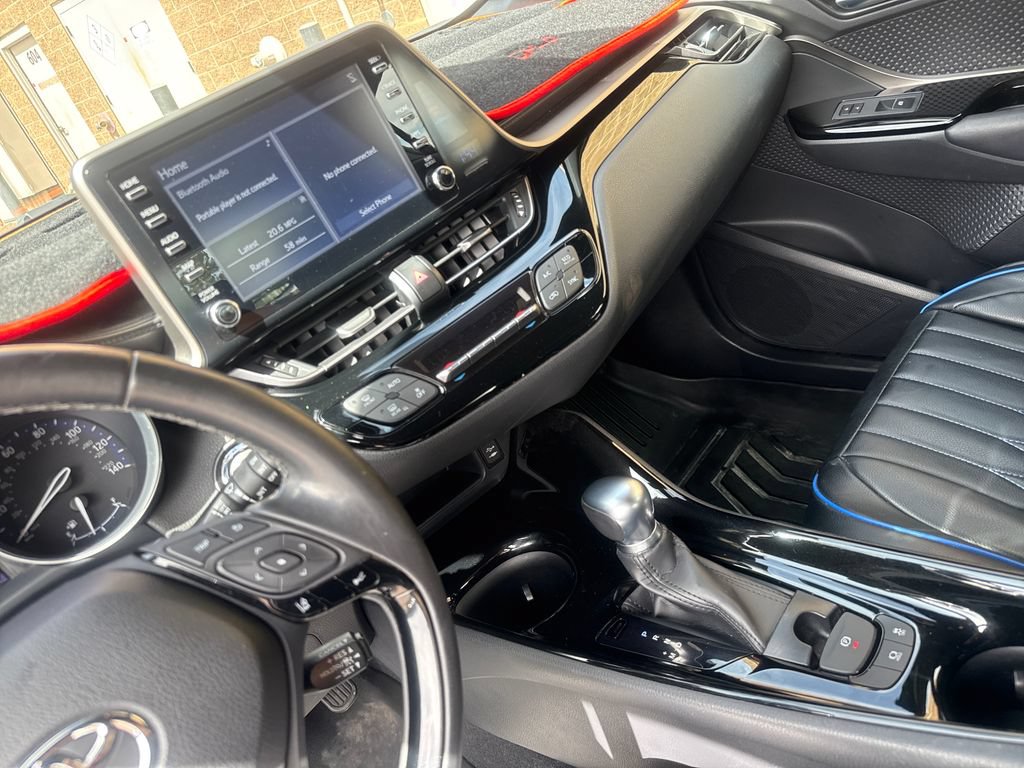 Used 2019 Toyota C-HR XLE FWD image 16