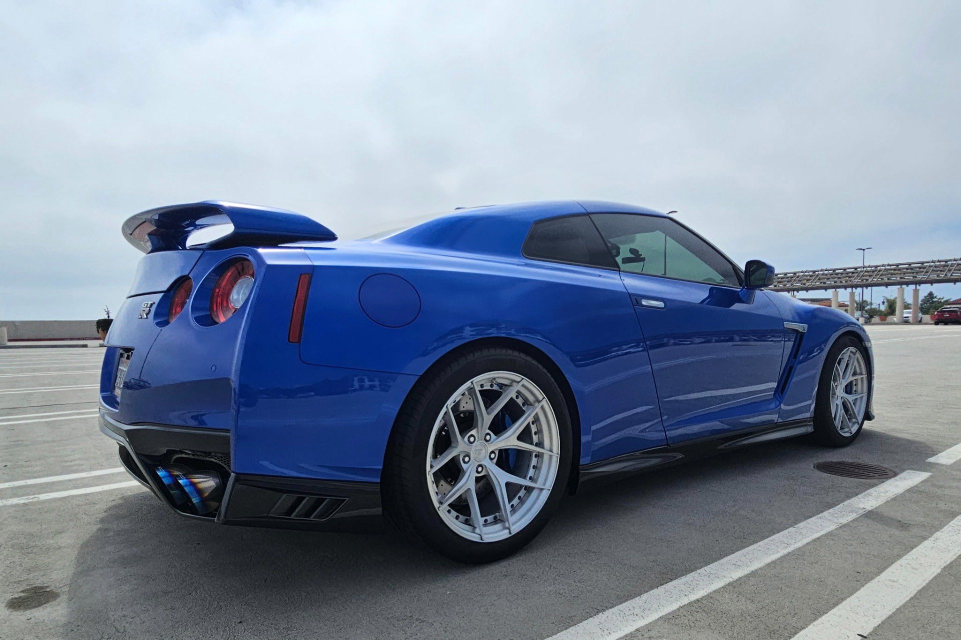 Used 2021 Nissan GT-R Premium AWD/4WD image 7