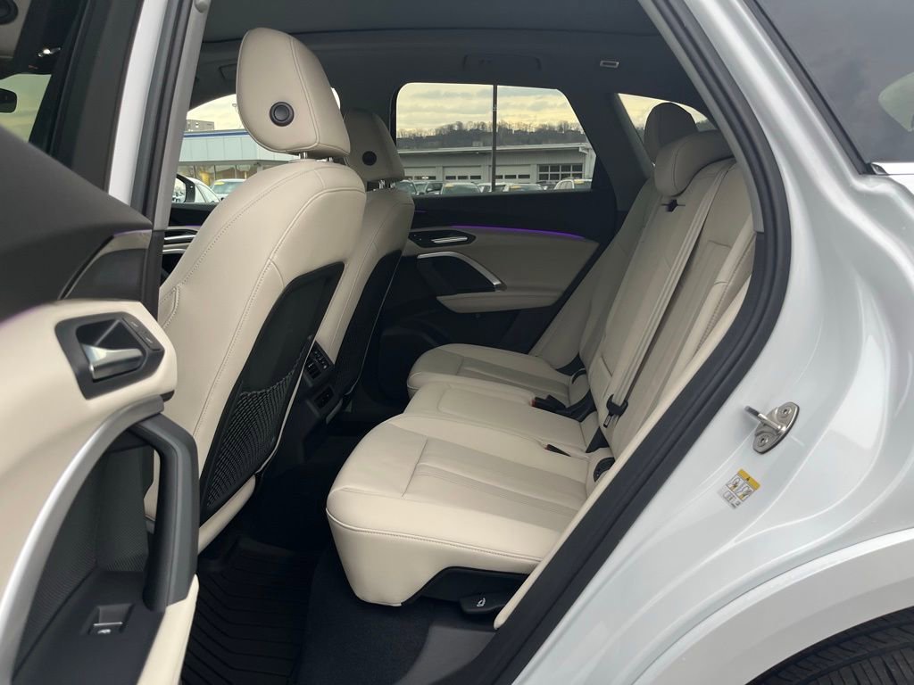 Used 2025 Audi Q5 Premium AWD/4WD image 22
