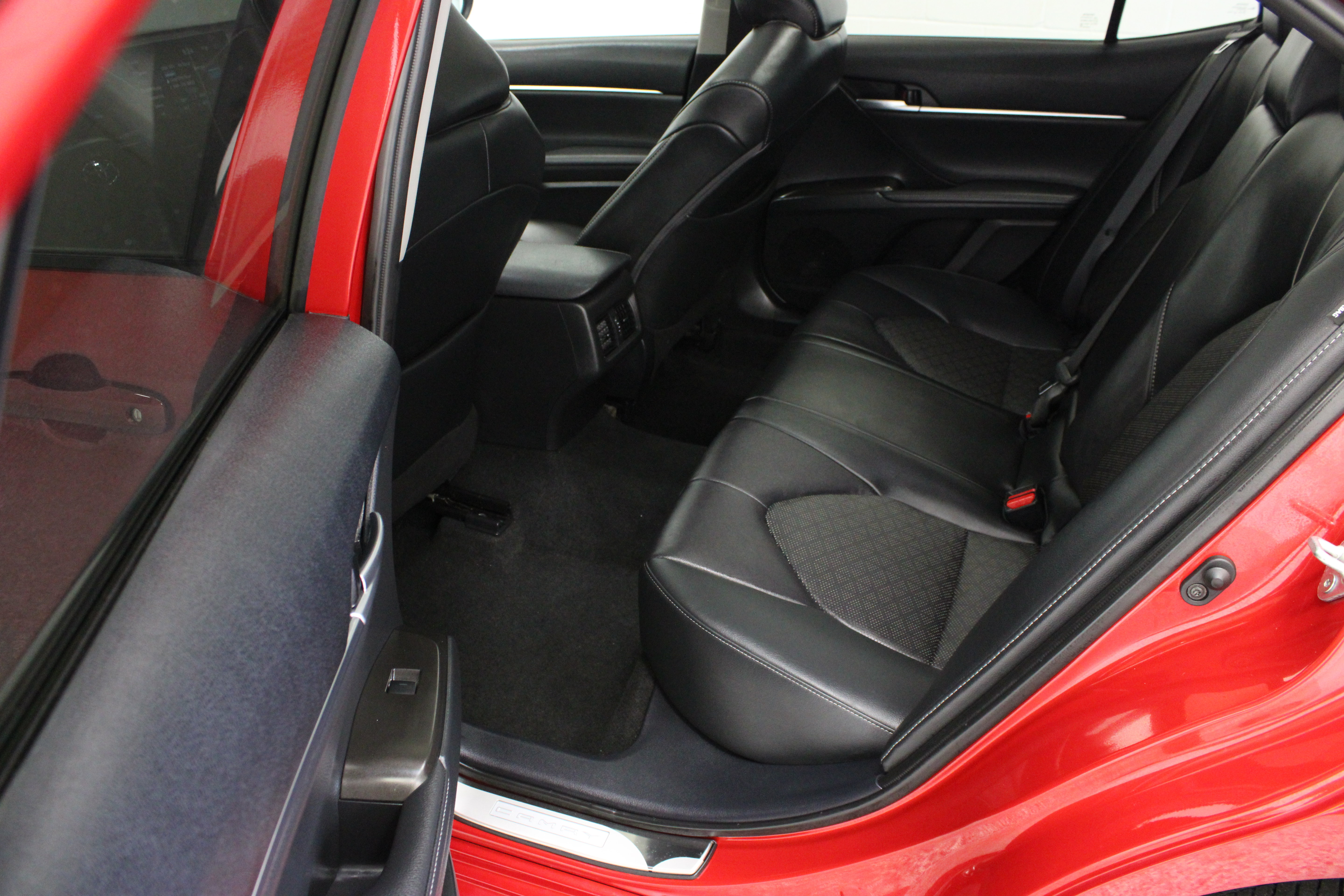 Used 2024 Toyota Camry XSE FWD image 30